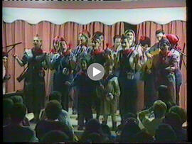 Pasodoble feminista y cuplés de la comparsa Libertarias en la celebración del Día Internacional de la Mujer. 1998. Morón de la Frontera (Sevilla, España)